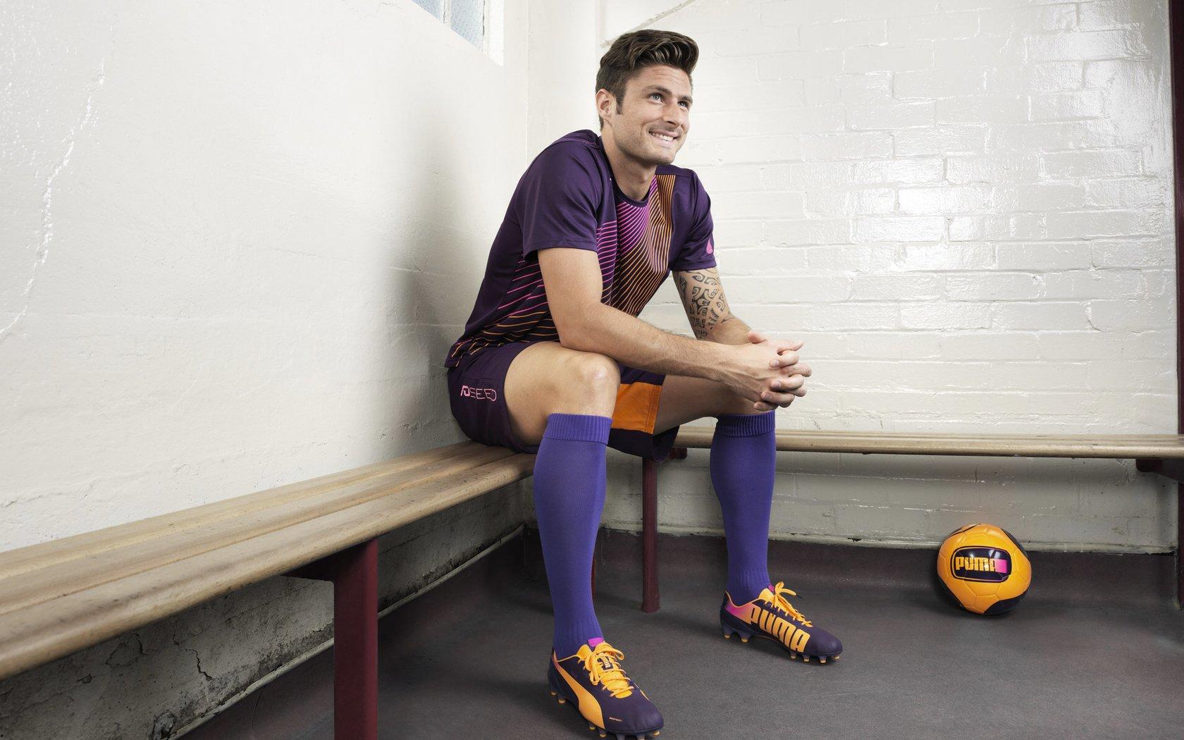 切费林盛赞欧冠巅峰对决,梅阿查魔力依存,革新呼声暗涌