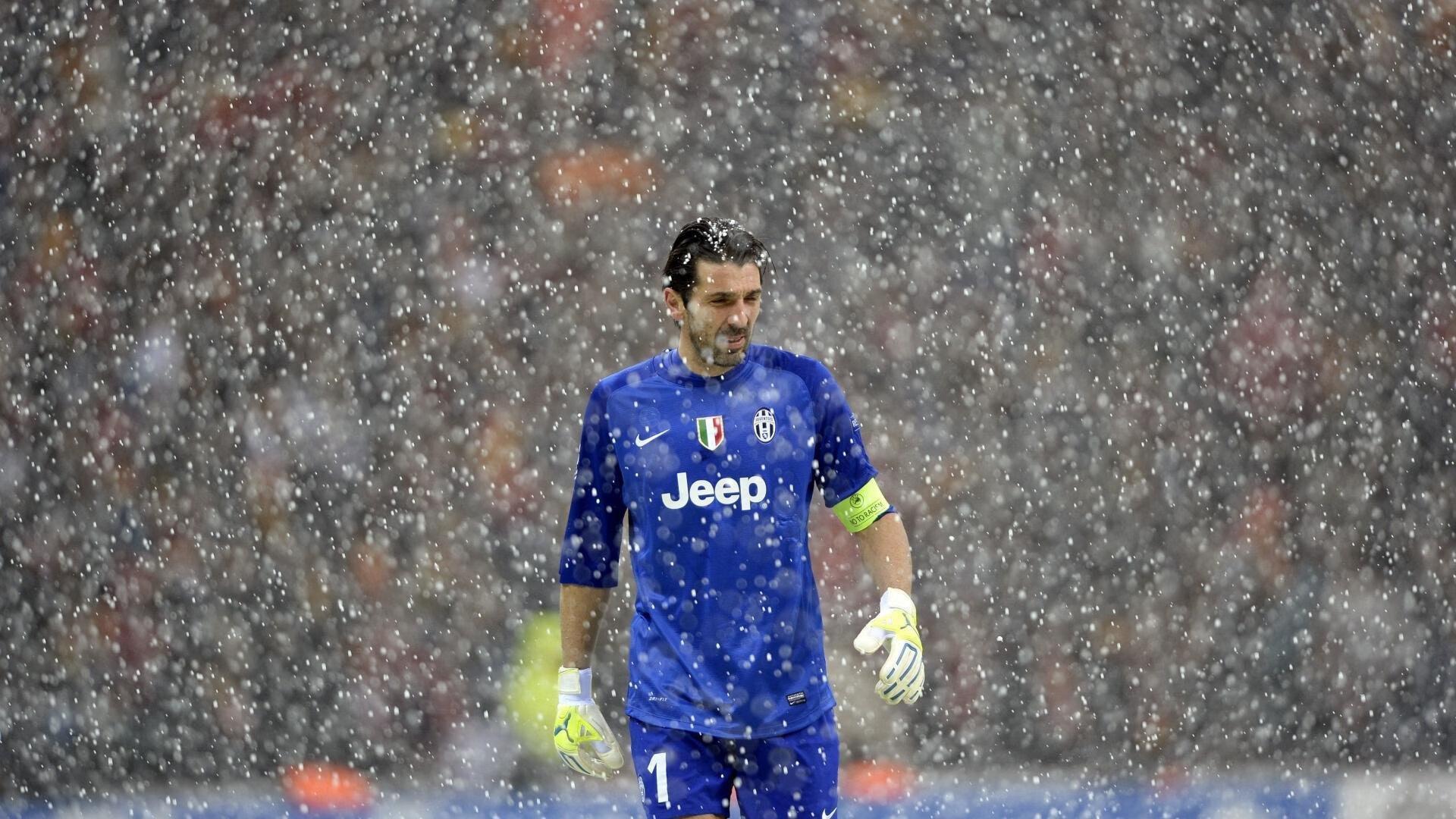 篮球巨星兰德尔独揽18分3板6助，赛后坦言，篮板表现需提升，不能仅抢3个篮板！